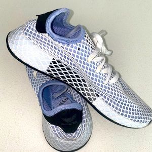 Women’s 7.5 Adidas Shoes